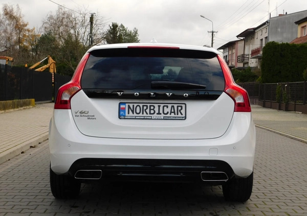 Volvo V60 cena 53333 przebieg: 196000, rok produkcji 2018 z Kowalewo Pomorskie małe 326